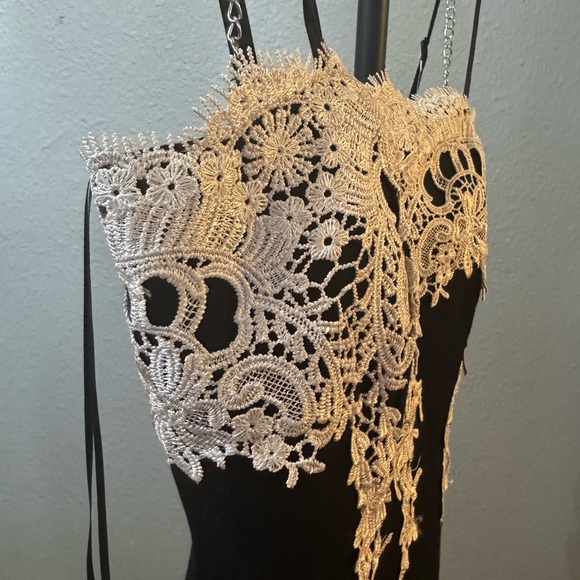 Haute Monde Black and White Lace-Trim Strapless Mini Dress - Picture 3 of 6